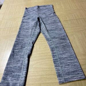 Lululemon grey 3/4 leggings